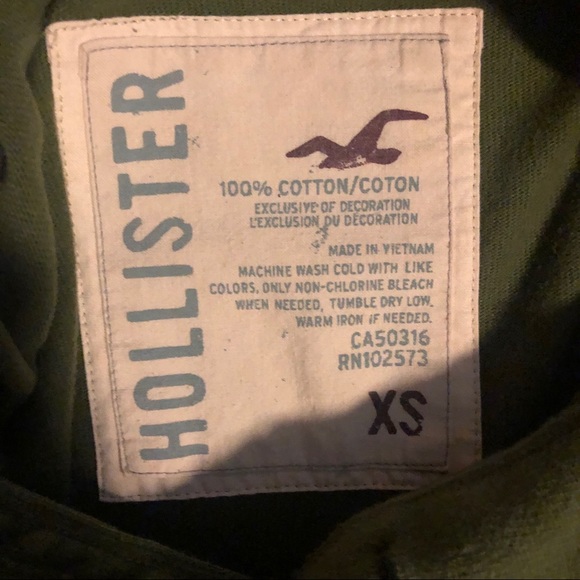 Hollister Pullover Sweatshirt - Picture 2 of 2